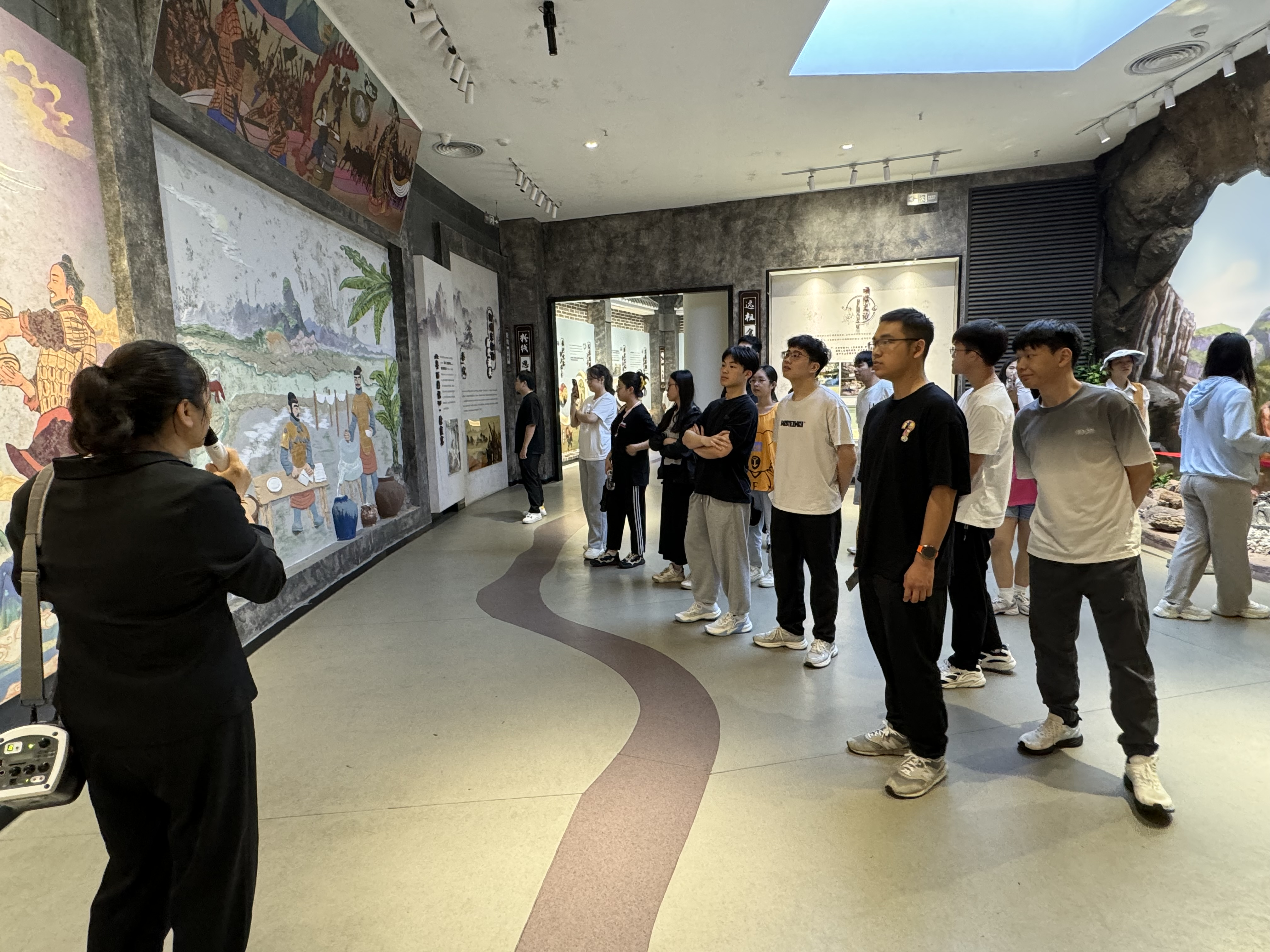 我院赴柳州开展访企拓岗活动-广西大学物理科学与工程技术学院